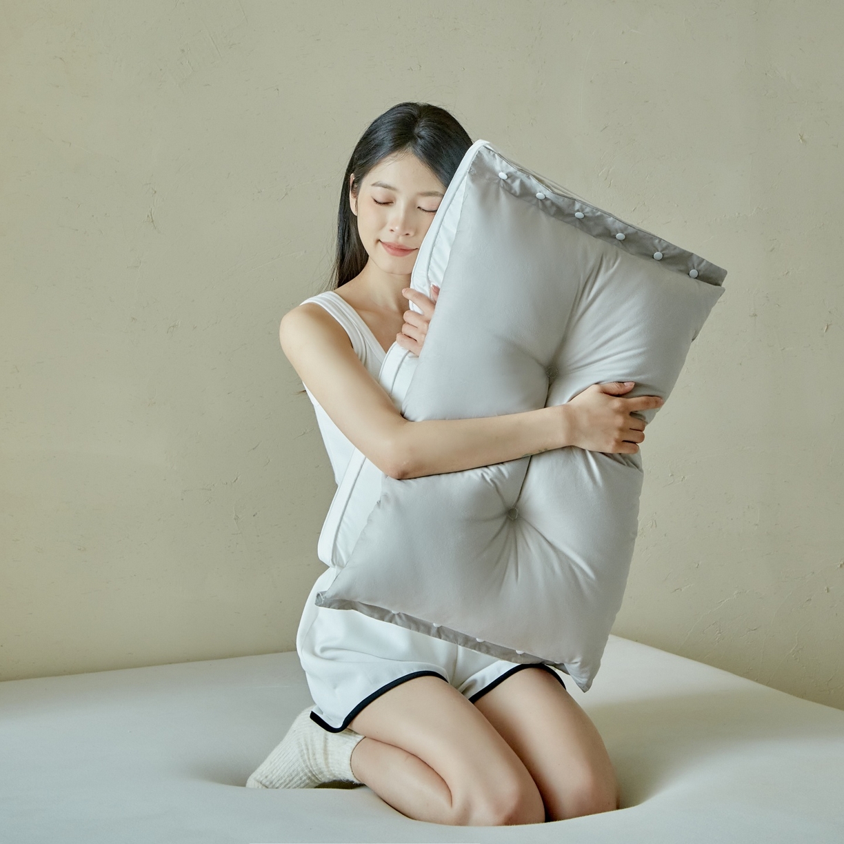 91家纺网 家纺一手货源 找家纺 （总）梵希良品家纺 2026新款二合一子母枕头A类纯棉全棉云朵羽丝绒柔软护颈枕芯可拆卸枕头洗枕头枕芯