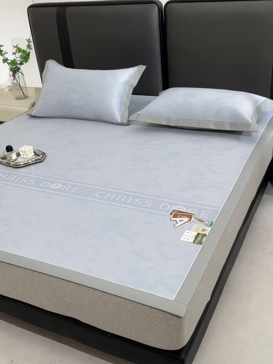 91家纺网 家纺一手货源 找家纺 小牛席业 2026春夏新款【实拍风格】双PE高凉感凉席席子-盛世蔷薇冰丝席 盛世蔷薇-蓝色