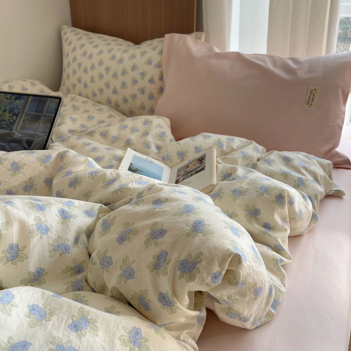 91家纺网 家纺一手货源 找家纺 轻奢坊 2026新款水洗棉可露丽撞色四件套 可露丽花