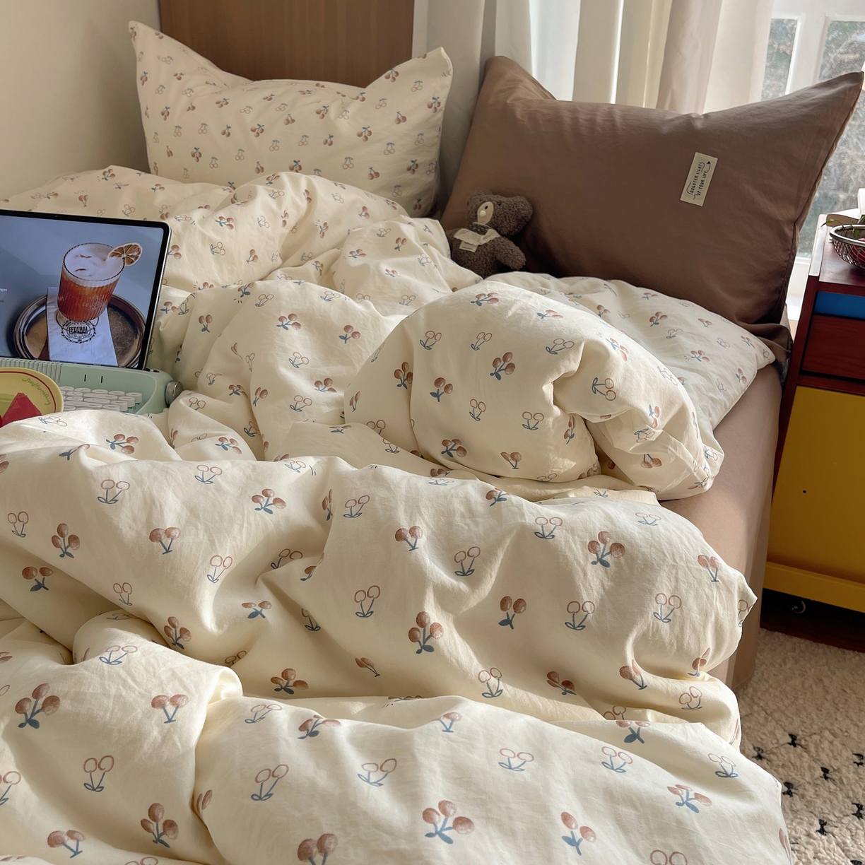 91家纺网 家纺一手货源 找家纺 轻奢坊 2026新款水洗棉可露丽撞色四件套 可露丽樱