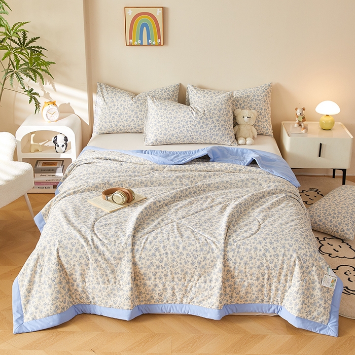 91家纺网 家纺一手货源 找家纺 海洋家纺 2026新款100%新疆棉花印花夏被亲肤仿棉夏凉被纯手包边空调被薄被子 青花瓷