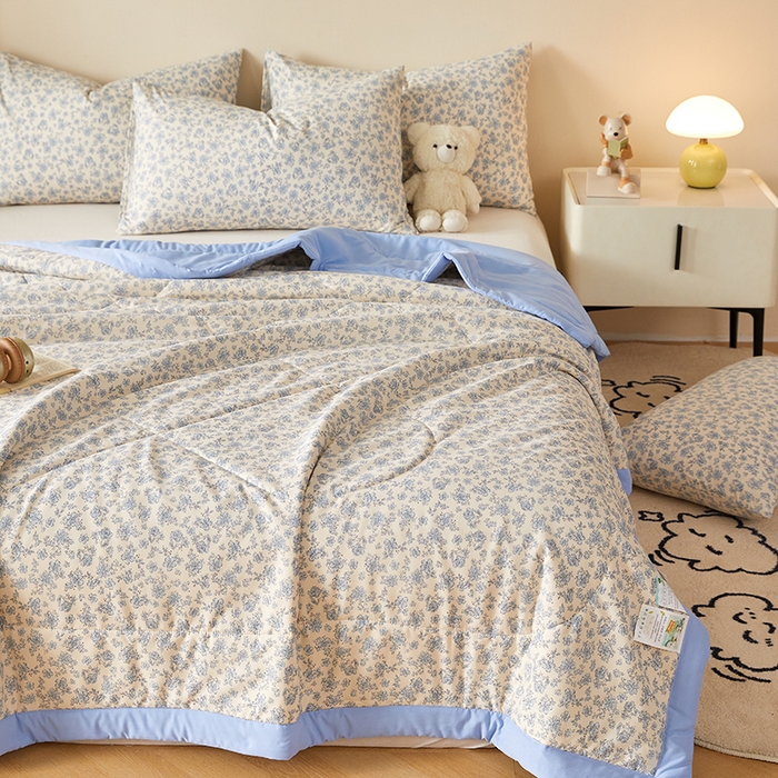 91家纺网 家纺一手货源 找家纺 海洋家纺 2026新款100%新疆棉花印花夏被亲肤仿棉夏凉被纯手包边空调被薄被子 青花瓷