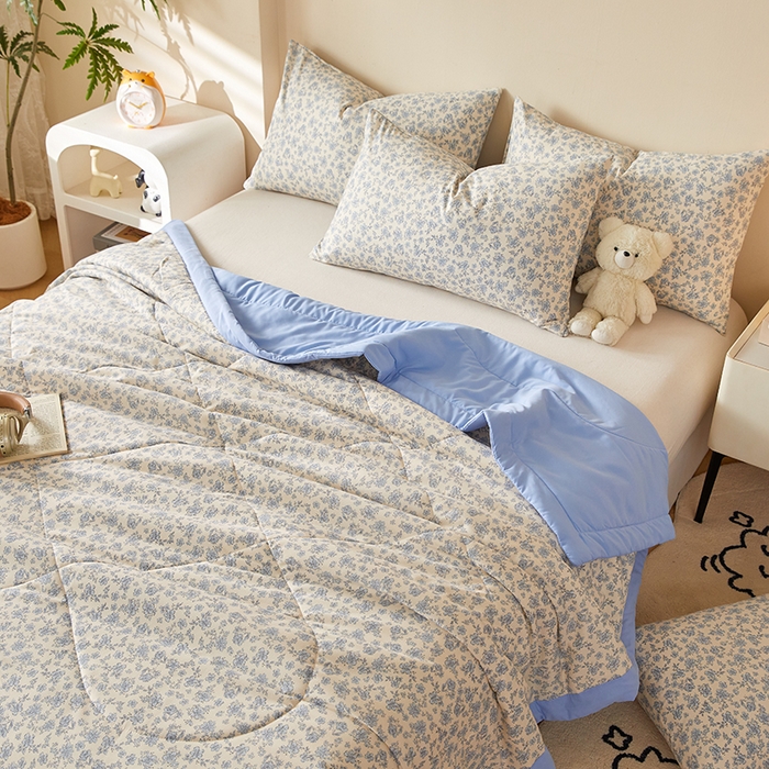 91家纺网 家纺一手货源 找家纺 海洋家纺 2026新款100%新疆棉花印花夏被亲肤仿棉夏凉被纯手包边空调被薄被子 青花瓷