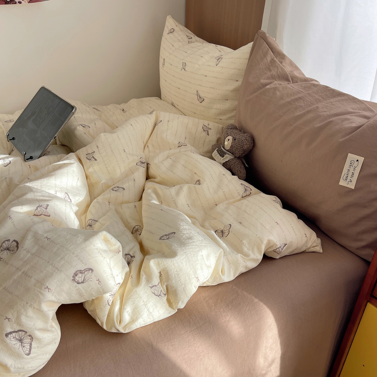 91家纺网 家纺一手货源 找家纺 轻奢坊 2026新款水洗棉可露丽撞色四件套 可露丽蝶