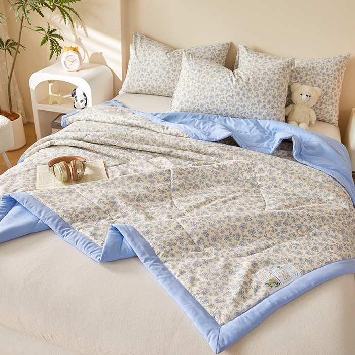 91家纺网 家纺一手货源 找家纺 海洋家纺 2026新款100%新疆棉花印花夏被亲肤仿棉夏凉被纯手包边空调被薄被子 青花瓷