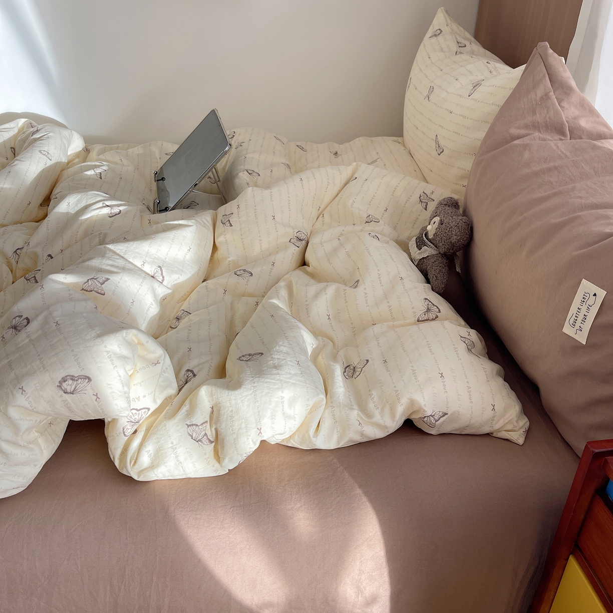 91家纺网 家纺一手货源 找家纺 轻奢坊 2026新款水洗棉可露丽撞色四件套 可露丽蝶