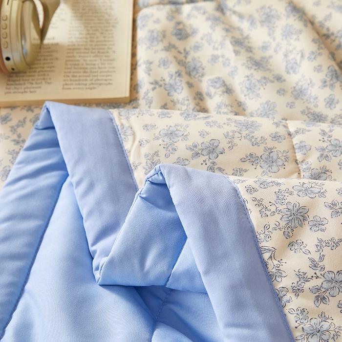 91家纺网 家纺一手货源 找家纺 海洋家纺 2026新款100%新疆棉花印花夏被亲肤仿棉夏凉被纯手包边空调被薄被子 青花瓷