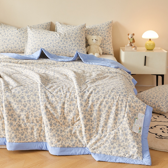 91家纺网 家纺一手货源 找家纺 海洋家纺 2026新款100%新疆棉花印花夏被亲肤仿棉夏凉被纯手包边空调被薄被子 青花瓷