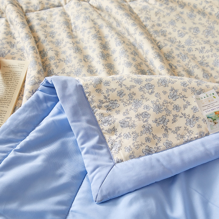 91家纺网 家纺一手货源 找家纺 海洋家纺 2026新款100%新疆棉花印花夏被亲肤仿棉夏凉被纯手包边空调被薄被子 青花瓷