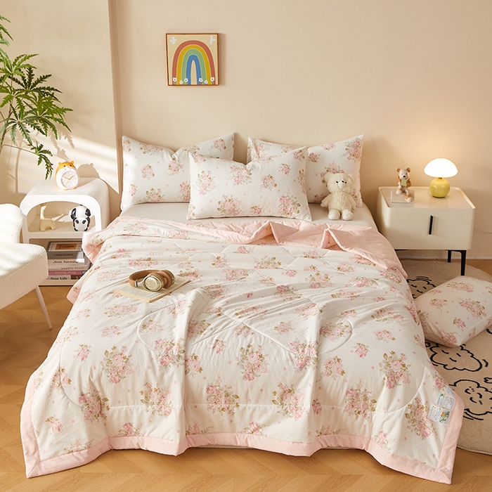 91家纺网 家纺一手货源 找家纺 海洋家纺 2026新款100%新疆棉花印花夏被亲肤仿棉夏凉被纯手包边空调被薄被子 倾国倾城