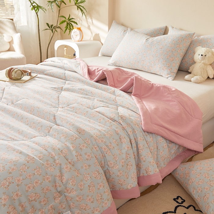 91家纺网 家纺一手货源 找家纺 海洋家纺 2026新款100%新疆棉花印花夏被亲肤仿棉夏凉被纯手包边空调被薄被子 清雅 兰