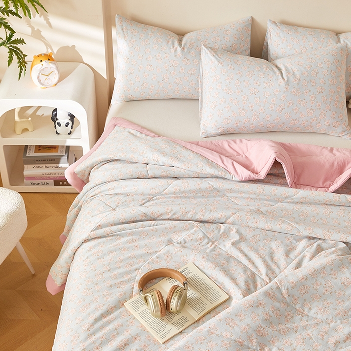 91家纺网 家纺一手货源 找家纺 海洋家纺 2026新款100%新疆棉花印花夏被亲肤仿棉夏凉被纯手包边空调被薄被子 清雅 兰