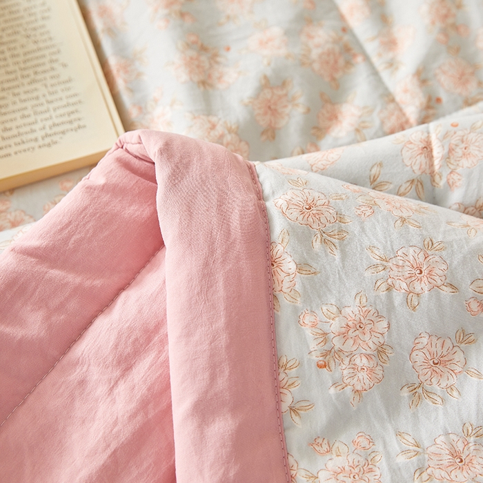 91家纺网 家纺一手货源 找家纺 海洋家纺 2026新款100%新疆棉花印花夏被亲肤仿棉夏凉被纯手包边空调被薄被子 清雅 兰