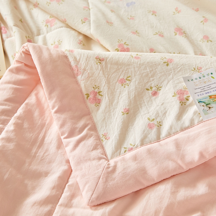 91家纺网 家纺一手货源 找家纺 海洋家纺 2026新款100%新疆棉花印花夏被亲肤仿棉夏凉被纯手包边空调被薄被子 甜心 粉