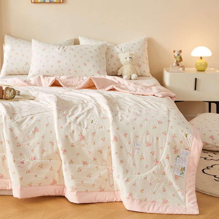 91家纺网 家纺一手货源 找家纺 海洋家纺 2026新款100%新疆棉花印花夏被亲肤仿棉夏凉被纯手包边空调被薄被子 甜心 粉