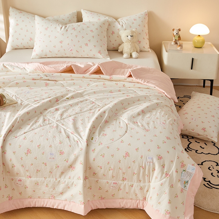 91家纺网 家纺一手货源 找家纺 海洋家纺 2026新款100%新疆棉花印花夏被亲肤仿棉夏凉被纯手包边空调被薄被子 甜心 粉