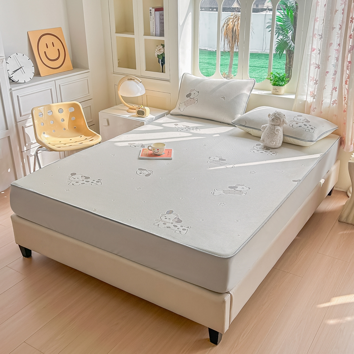 91家纺网 家纺一手货源 找家纺 小萌虎  2026年新款乙纶PE提花冰豆豆凉席床笠款卡通 腊肠犬-咖