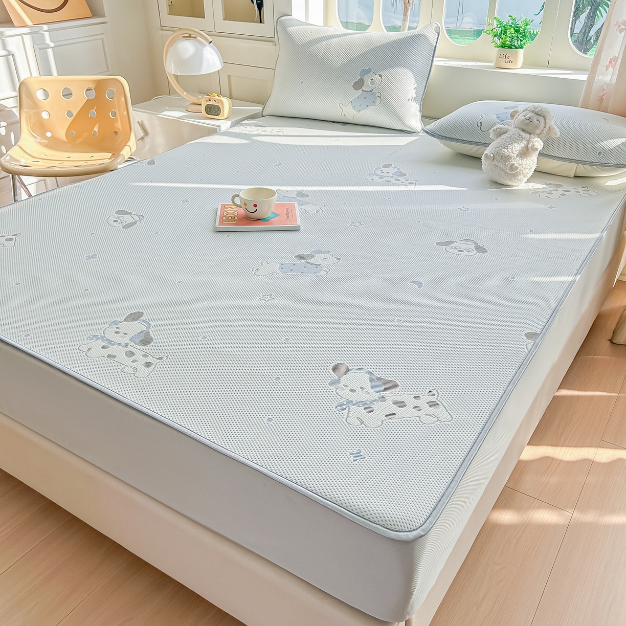 91家纺网 家纺一手货源 找家纺 小萌虎  2026年新款乙纶PE提花冰豆豆凉席床笠款卡通 腊肠犬-蓝