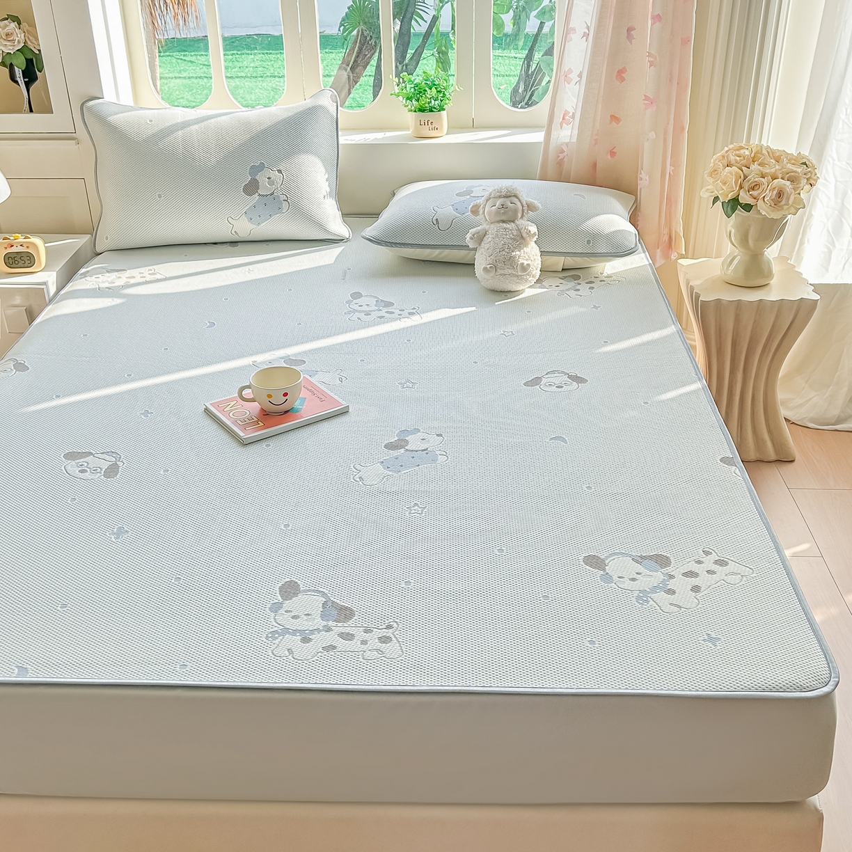 91家纺网 家纺一手货源 找家纺 小萌虎  2026年新款乙纶PE提花冰豆豆凉席床笠款卡通 腊肠犬-蓝