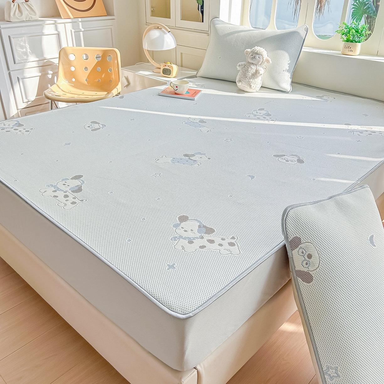 91家纺网 家纺一手货源 找家纺 小萌虎  2026年新款乙纶PE提花冰豆豆凉席床笠款卡通 腊肠犬-蓝