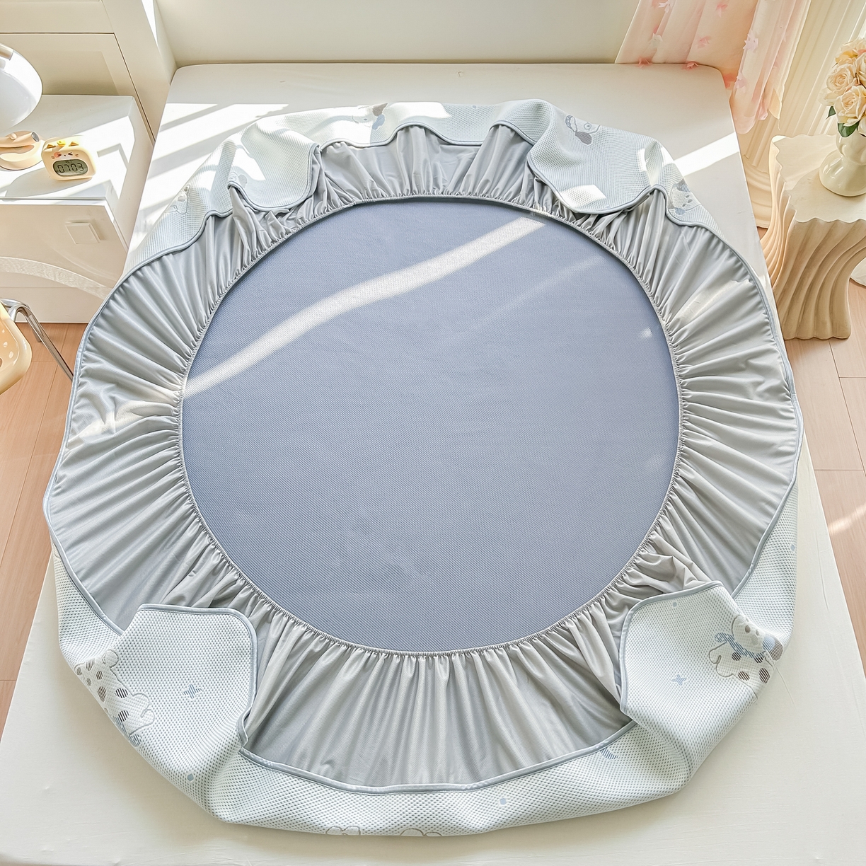 91家纺网 家纺一手货源 找家纺 小萌虎  2026年新款乙纶PE提花冰豆豆凉席床笠款卡通 腊肠犬-蓝