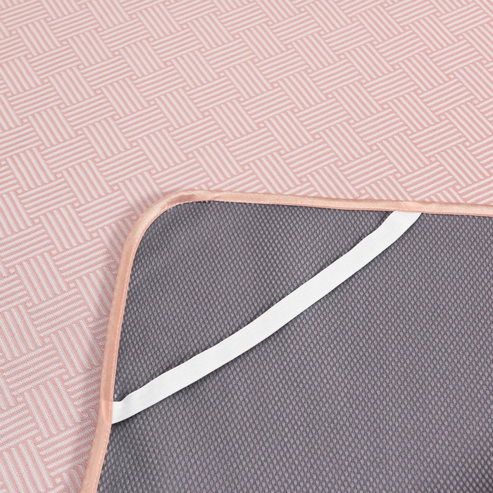 91家纺网 家纺一手货源 找家纺 莱家富 2026新款1800DA类抗菌艾草驱蚊碳光冰丝凉席三件套 饼干花-粉