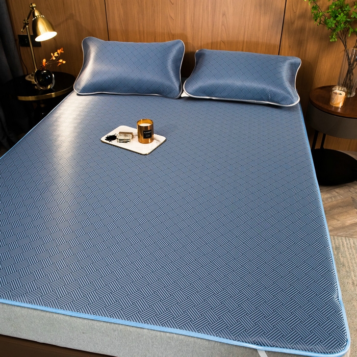 91家纺网 家纺一手货源 找家纺 莱家富 2026新款1800DA类抗菌艾草驱蚊碳光冰丝凉席三件套 饼干花-蓝