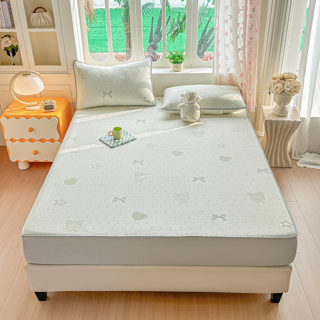 小萌虎  2026年新款乙纶PE提花冰豆豆凉席床笠款卡通 小美熊