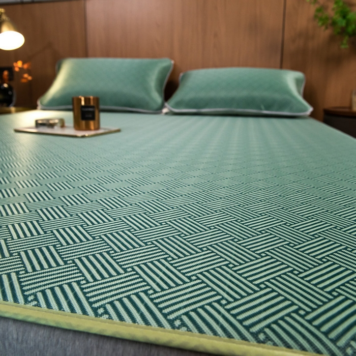 91家纺网 家纺一手货源 找家纺 莱家富 2026新款1800DA类抗菌艾草驱蚊碳光冰丝凉席三件套 饼干花-绿