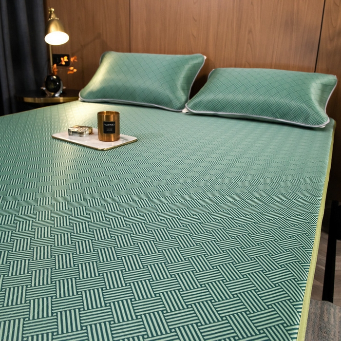 91家纺网 家纺一手货源 找家纺 莱家富 2026新款1800DA类抗菌艾草驱蚊碳光冰丝凉席三件套 饼干花-绿