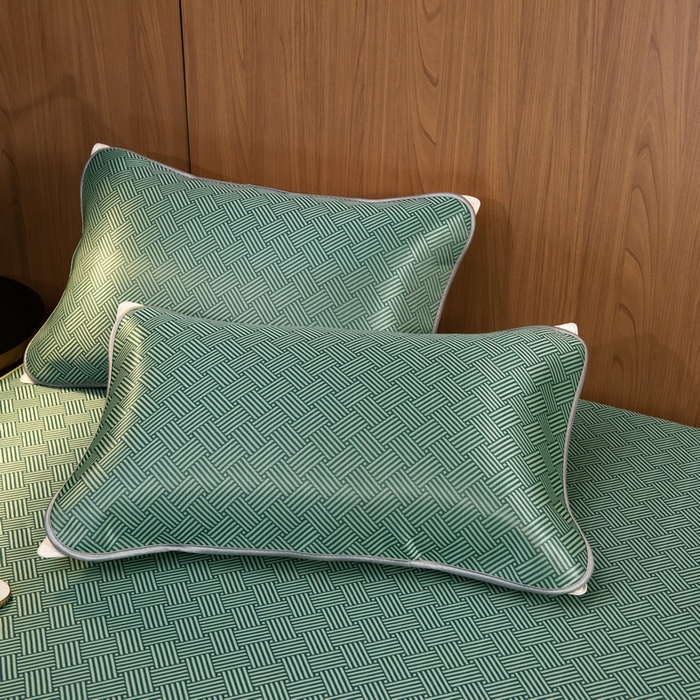 91家纺网 家纺一手货源 找家纺 莱家富 2026新款1800DA类抗菌艾草驱蚊碳光冰丝凉席三件套 饼干花-绿