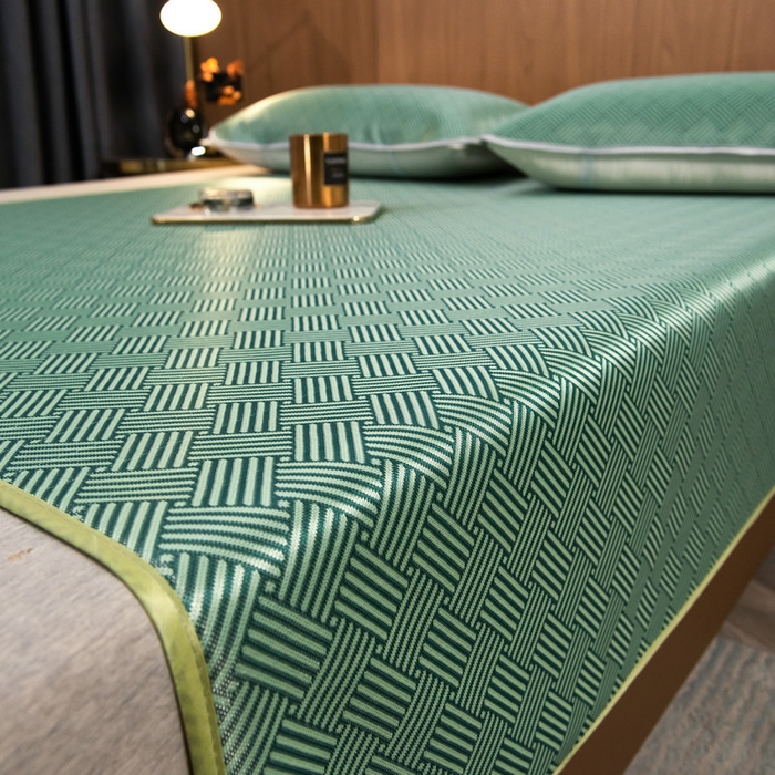 91家纺网 家纺一手货源 找家纺 莱家富 2026新款1800DA类抗菌艾草驱蚊碳光冰丝凉席三件套 饼干花-绿