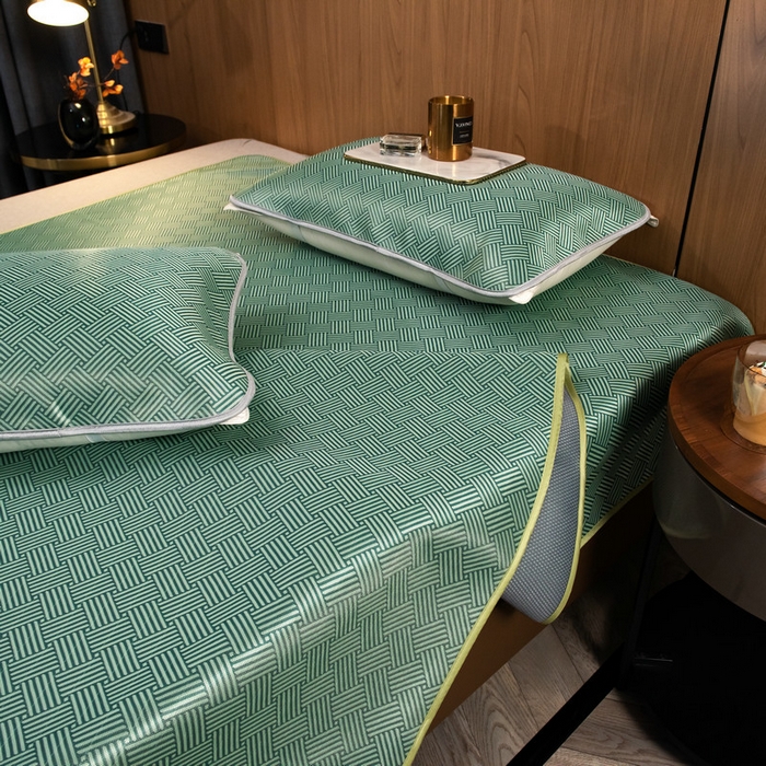 91家纺网 家纺一手货源 找家纺 莱家富 2026新款1800DA类抗菌艾草驱蚊碳光冰丝凉席三件套 饼干花-绿