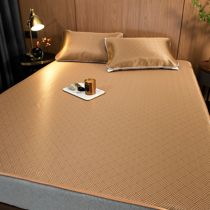 91家纺网 家纺一手货源 找家纺 莱家富 2026新款1800DA类抗菌艾草驱蚊碳光冰丝凉席三件套 饼干花-棕