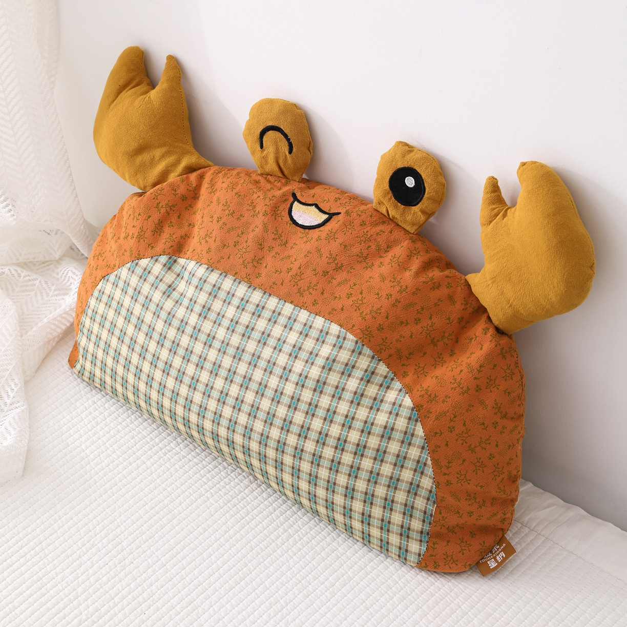 91家纺网 家纺一手货源 找家纺 芯洲 2026春夏新款可爱小螃蟹荞麦枕儿童学生靠枕抱枕枕头枕芯 小螃蟹-桔