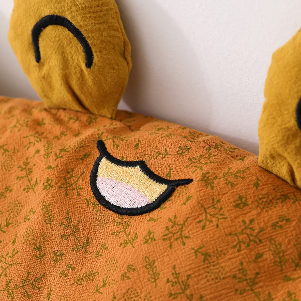 91家纺网 家纺一手货源 找家纺 芯洲 2026春夏新款可爱小螃蟹荞麦枕儿童学生靠枕抱枕枕头枕芯 小螃蟹-桔