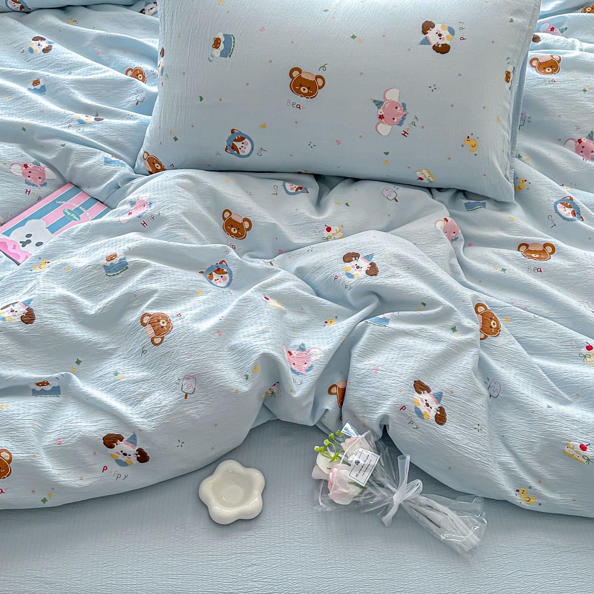 91家纺网 家纺一手货源 找家纺 小蓝孩家纺 2026新款泡泡纱双层纱四件套（不缺货） 奇妙小狗