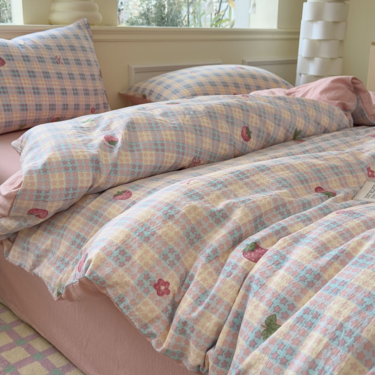 91家纺网 家纺一手货源 找家纺 小蓝孩家纺 2026新款泡泡纱双层纱四件套（不缺货） 甜心草莓