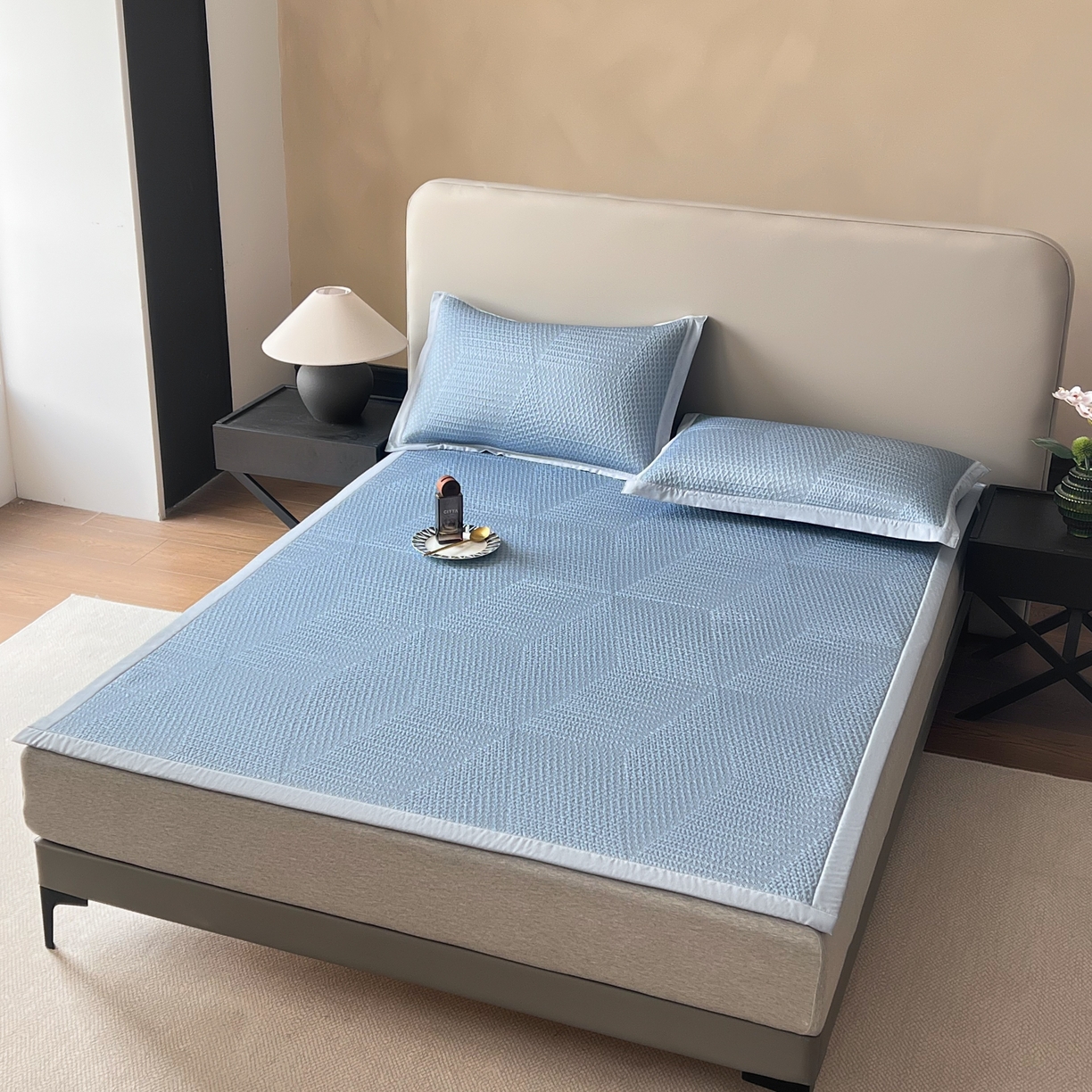 91家纺网 家纺一手货源 找家纺 禧禾 2026新款PE中分子A类泡小豆暗纹提花凉席席子三件套-星涧 星涧-水蓝