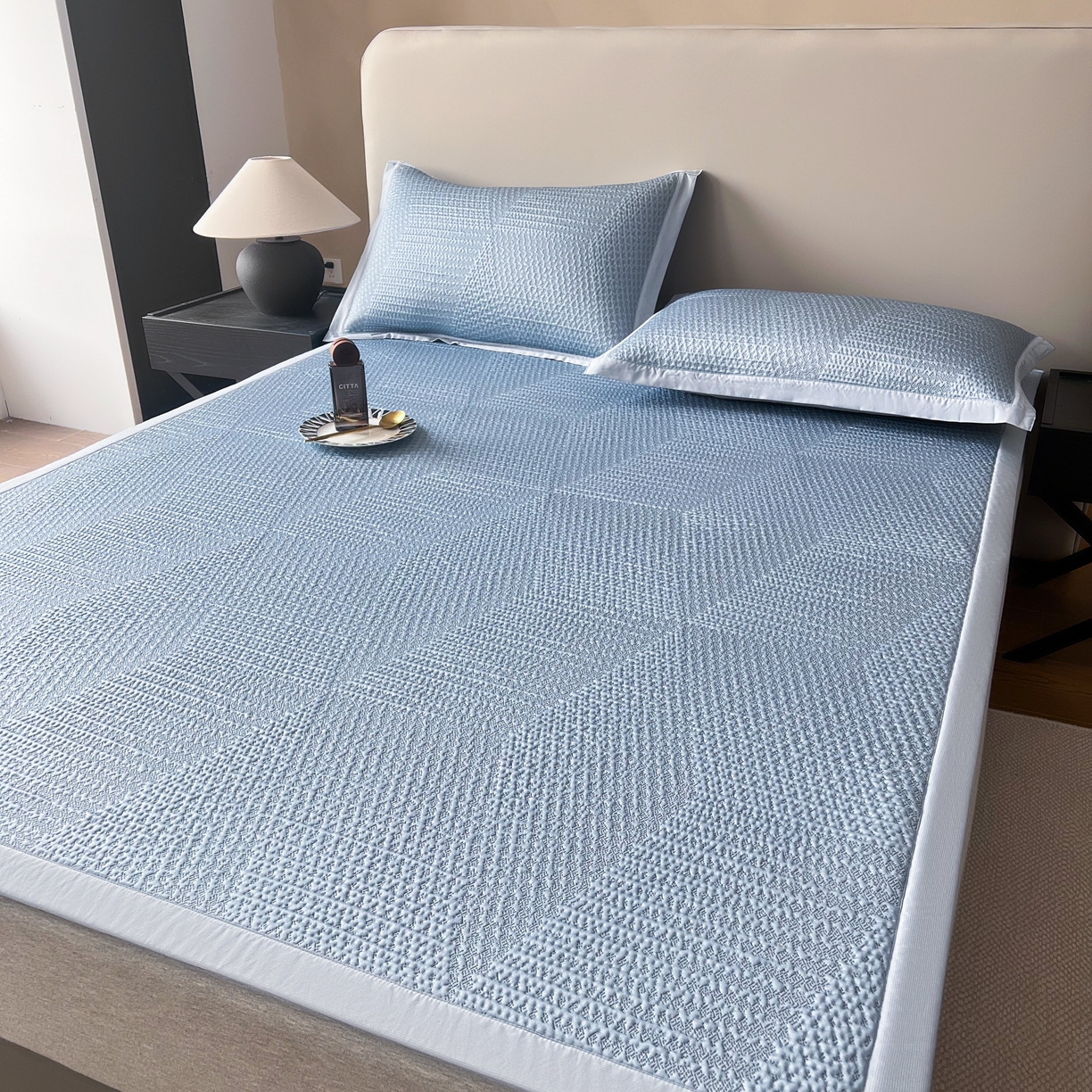 91家纺网 家纺一手货源 找家纺 禧禾 2026新款PE中分子A类泡小豆暗纹提花凉席席子三件套-星涧 星涧-水蓝