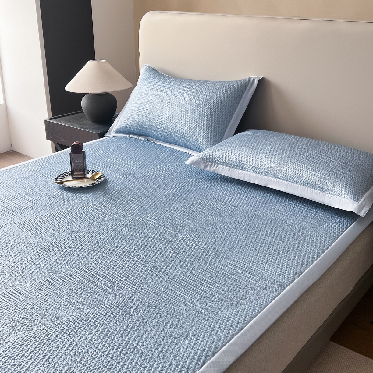 91家纺网 家纺一手货源 找家纺 禧禾 2026新款PE中分子A类泡小豆暗纹提花凉席席子三件套-星涧 星涧-水蓝