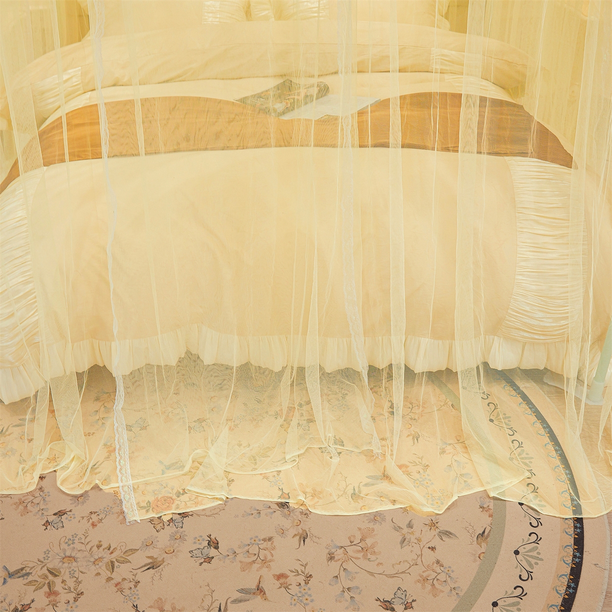 91家纺网 家纺一手货源 找家纺 舞夜盛世 【欧式风情】2026新款落地三开门宫廷蚊帐 欧式情怀-黄色