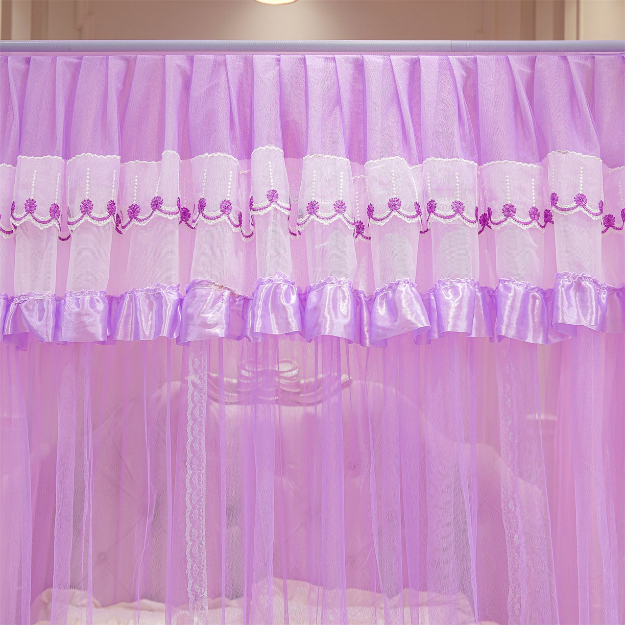 91家纺网 家纺一手货源 找家纺 舞夜盛世 【欧式风情】2026新款落地三开门宫廷蚊帐 欧式情怀-紫色