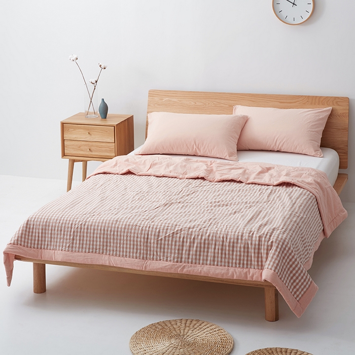 91家纺网 家纺一手货源 找家纺 玖弘家居 2026新款凉感亲肤羽丝棉夏被 粉小格