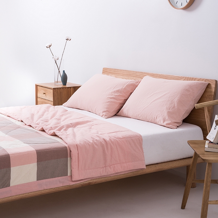 91家纺网 家纺一手货源 找家纺 玖弘家居 2026新款凉感亲肤羽丝棉夏被 粉大格