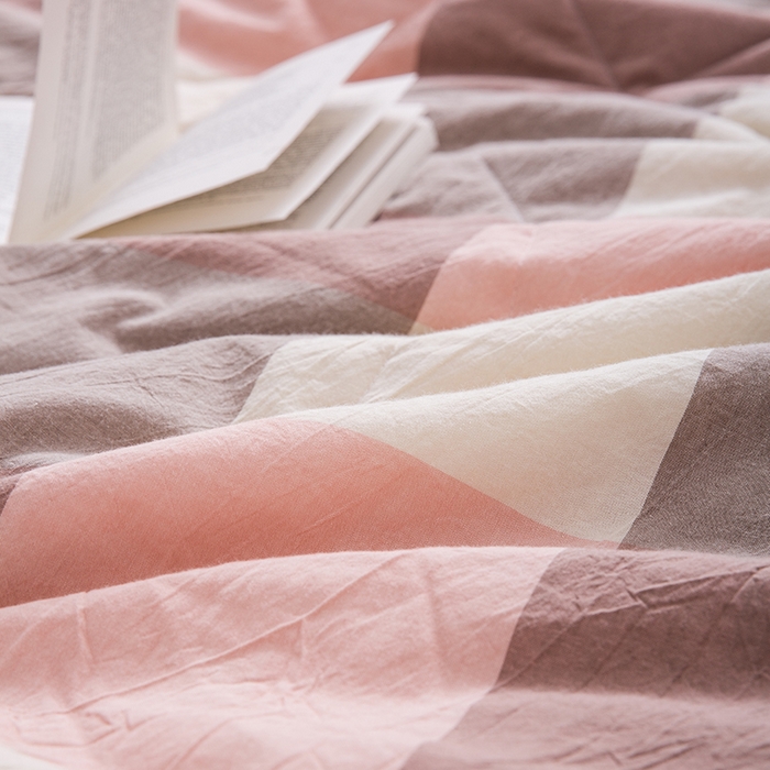 91家纺网 家纺一手货源 找家纺 玖弘家居 2026新款凉感亲肤羽丝棉夏被 粉大格