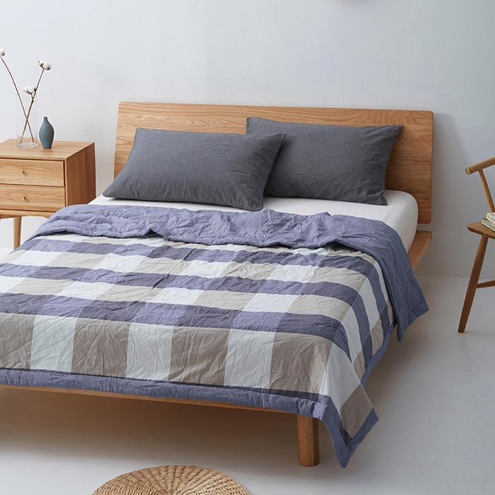 91家纺网 家纺一手货源 找家纺 玖弘家居 2026新款凉感亲肤羽丝棉夏被 蓝大格