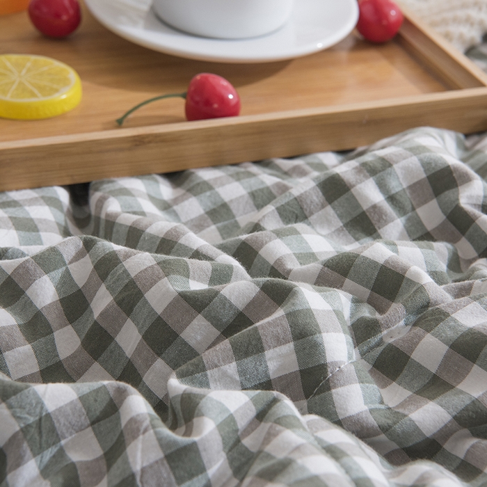 91家纺网 家纺一手货源 找家纺 玖弘家居 2026新款凉感亲肤羽丝棉夏被 绿小格