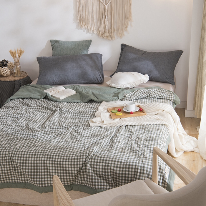 91家纺网 家纺一手货源 找家纺 玖弘家居 2026新款凉感亲肤羽丝棉夏被 绿小格