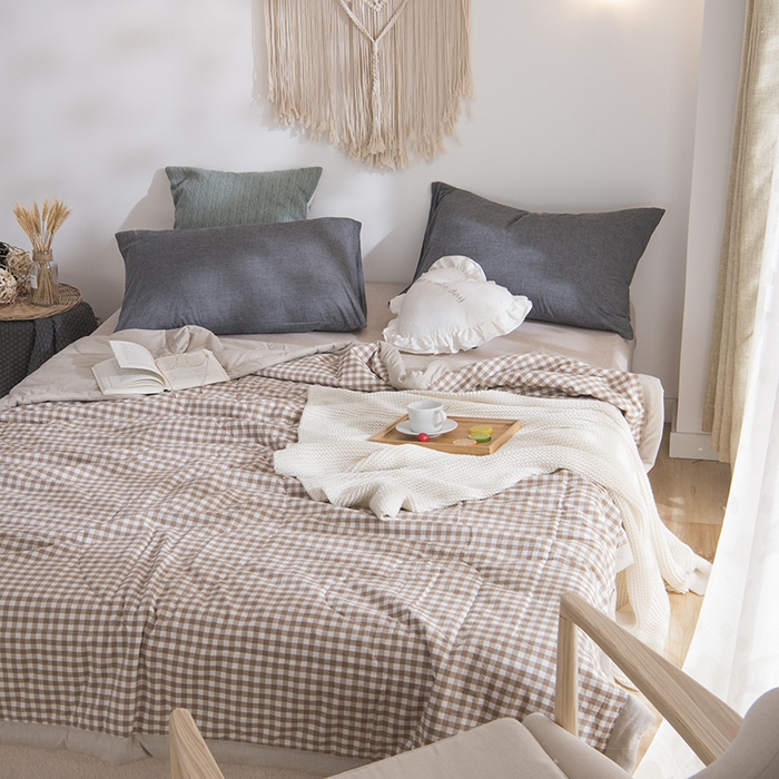 91家纺网 家纺一手货源 找家纺 玖弘家居 2026新款凉感亲肤羽丝棉夏被 米小格